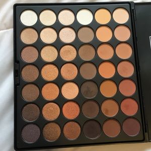 Ultimate Neutrals Shadow Palette